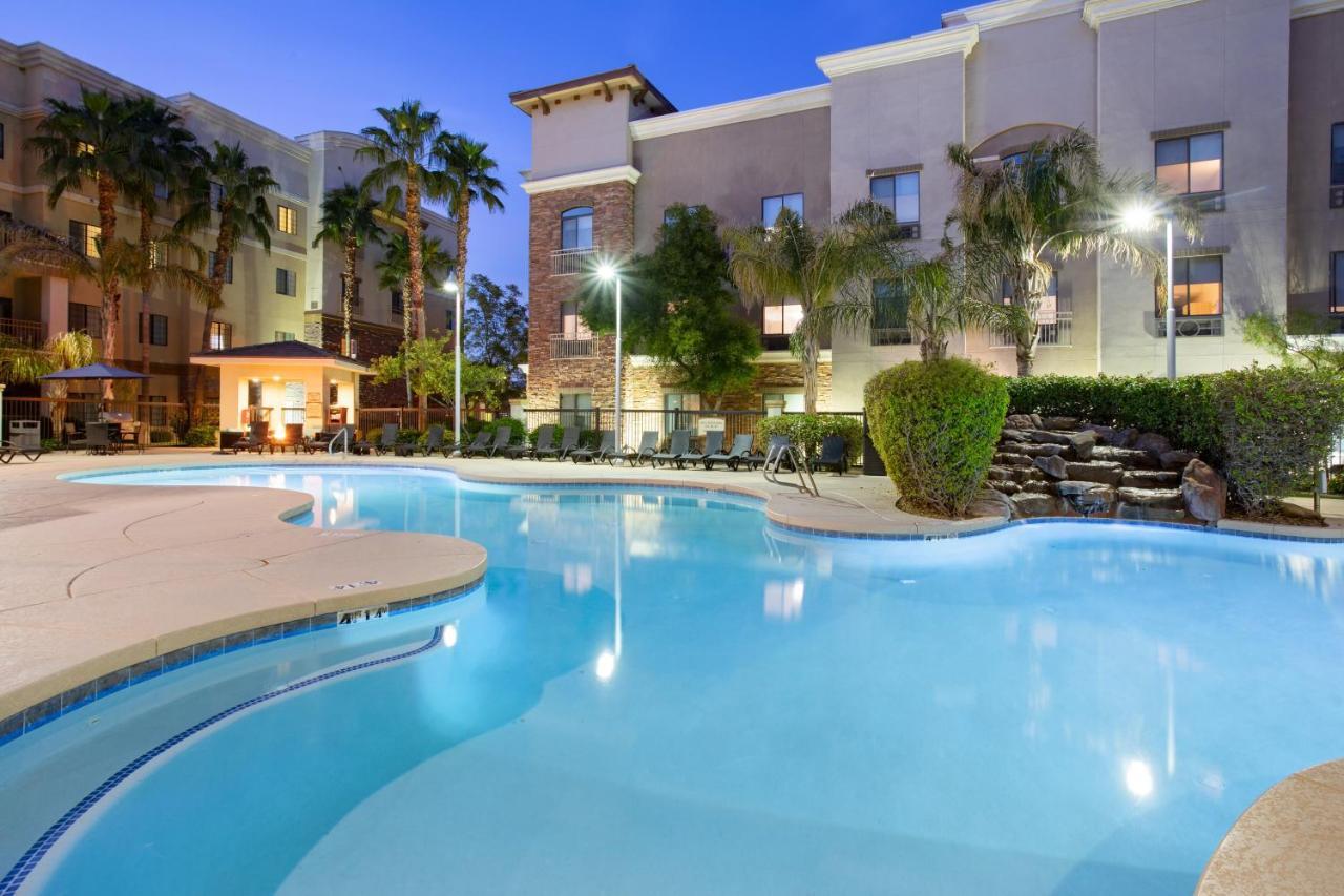 Holiday Inn Express & Suites Phoenix Glendale Dist By Ihg Eksteriør bilde